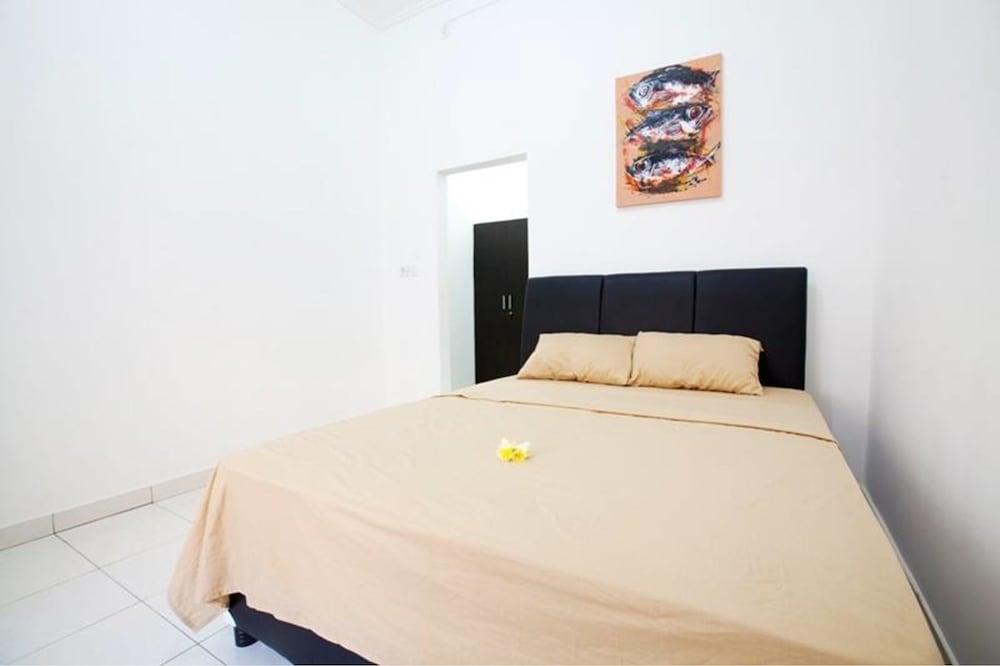Point 2* Seminyak